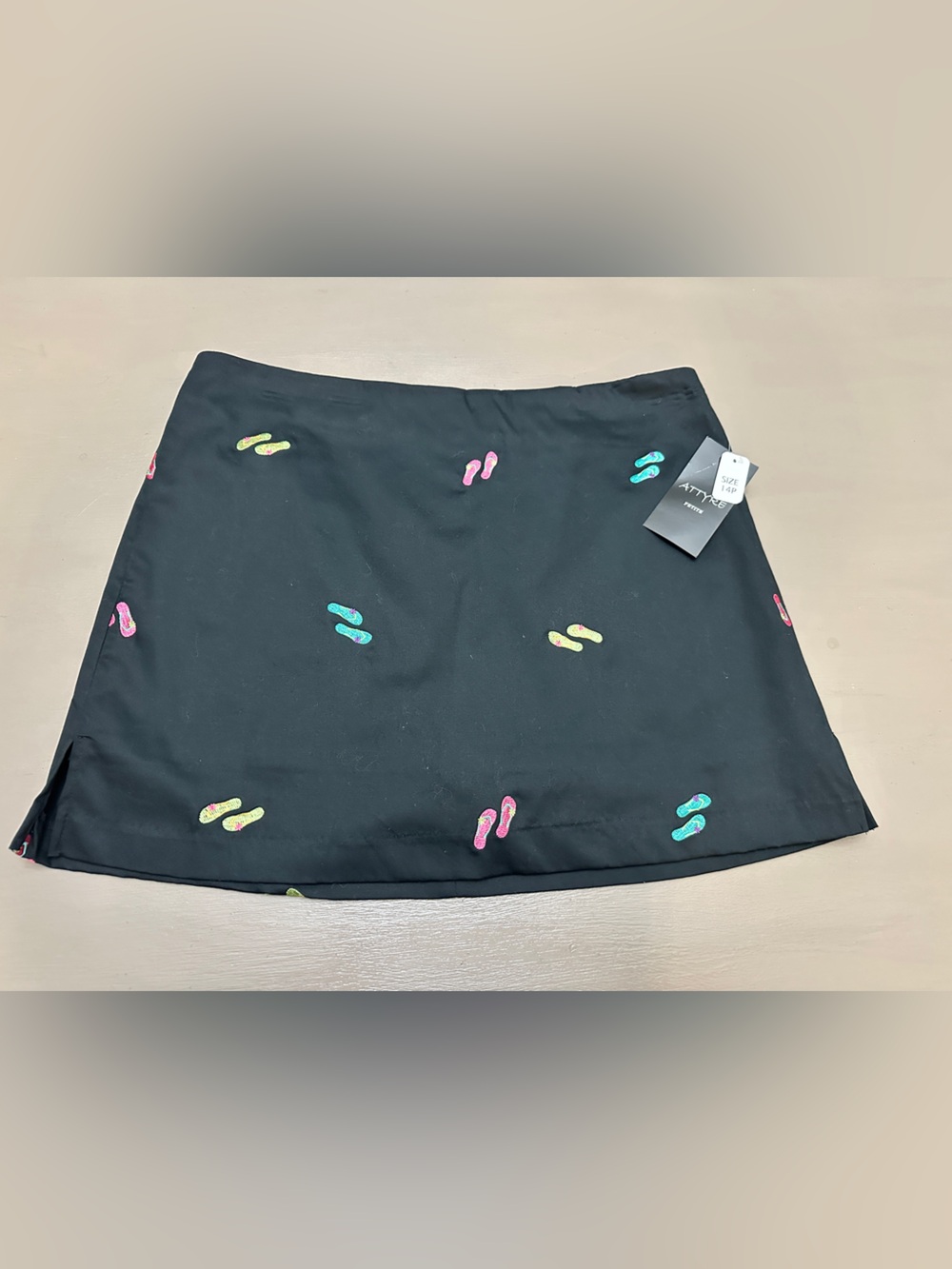 NWT Attyre Petite Skort 14P Black Flip Flop Embroidered Cotton Blend Stein Mart